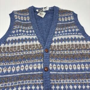 Vintage Filene's Mens Medium Blue Fair Isle Shetland Wool Wooden Buttons Vest